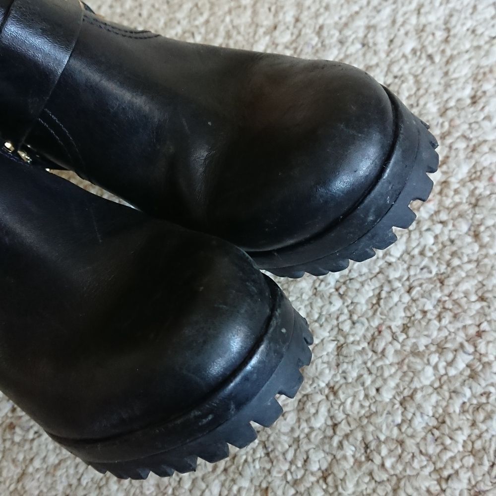 Tory Burch Rina Black Leather Ankle Lug Platform Bootie size 8M - Picture 8 of 12